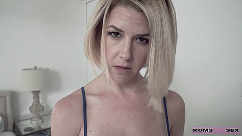Порно видео дойка груди лесбиянки